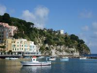 An der Hafenpromenade in Lacco Ameno